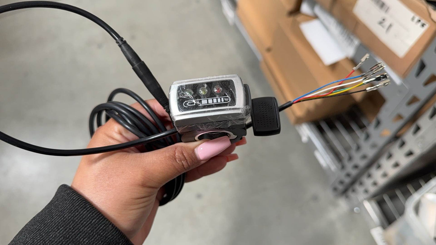 GUT112/GUT140/GUT164/GUT165/GUT142/GUT121/GUT173-Battery LED display with accelerator with quick-connect waterproof wire(New version)