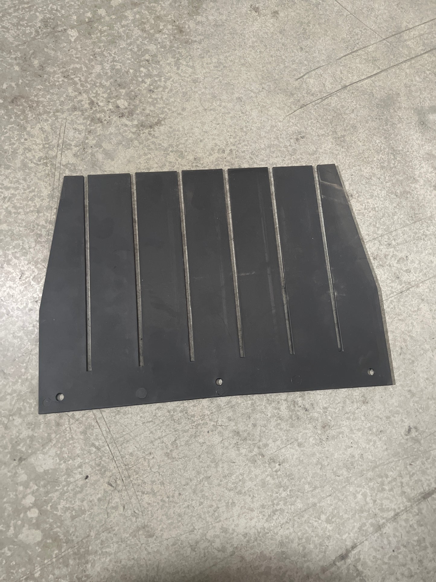 LCE06&GUO019-#29 Hopper Guard