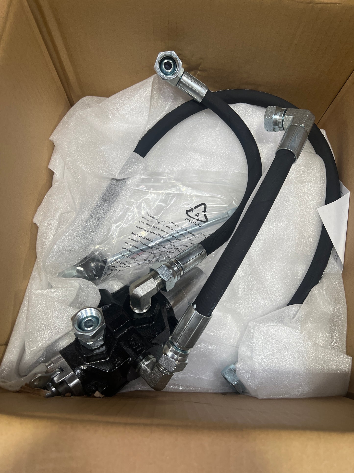 Valve and hose assembly for the Hydraulic Cylinder of Log Splitter GUO077/GUO079
