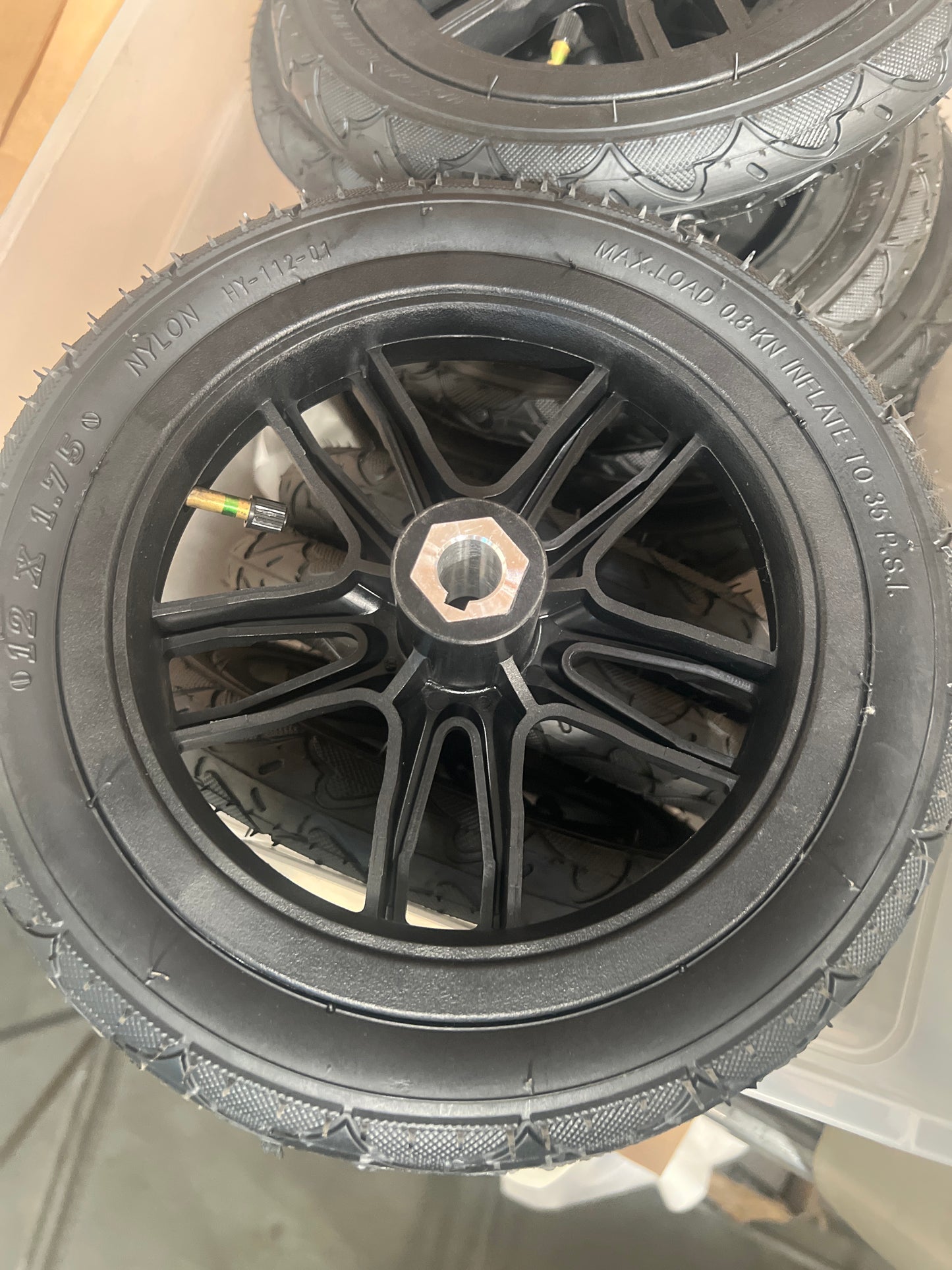 GUT155-back right wheel
