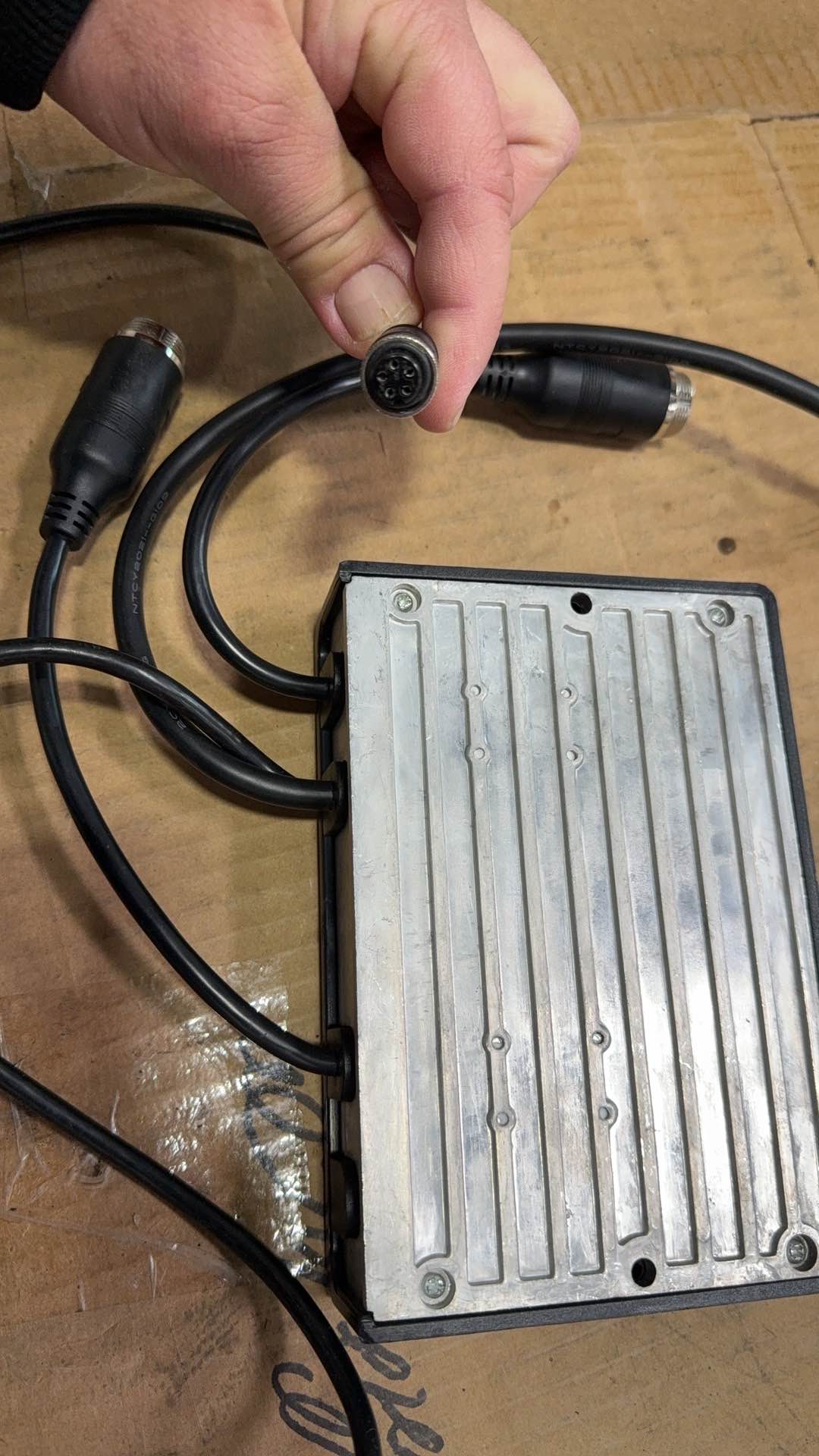 GUT155-CONTROLLER(square box Old Version Connector)