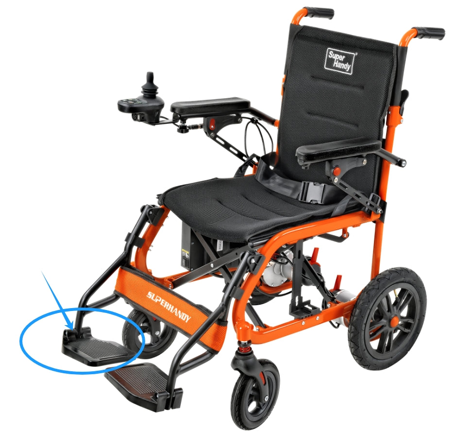 GUT155-The right footrest when sitting in the wheelchair