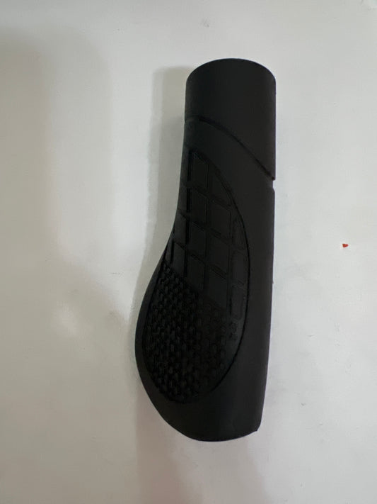 GUT112/GUT142/GUT173/GUT140/GUT121/GUT161/GUT164/GUT165/GUT184-Handle cover(hand grip)