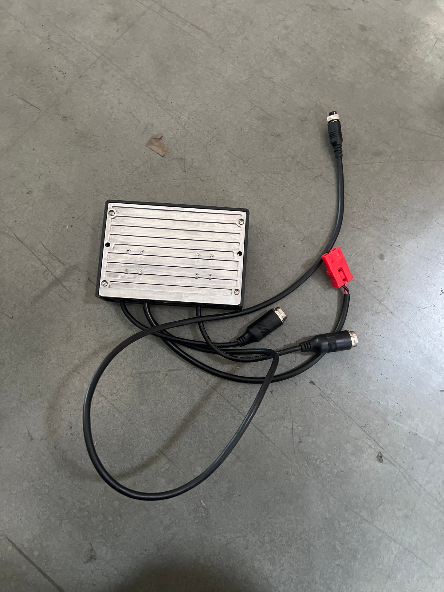 GUT155-CONTROLLER(square box Old Version Connector)