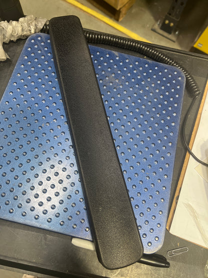 GUT166-armrest(on the side of the square controller)